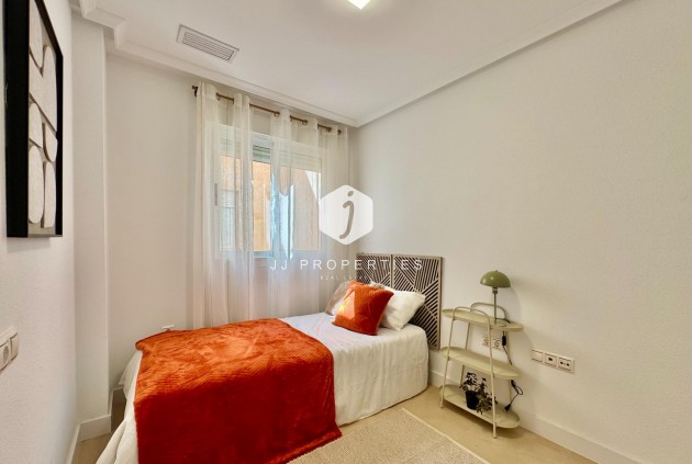 Resale - Apartment / flat -
Torrevieja - PARQUE DE LAS NACIONES