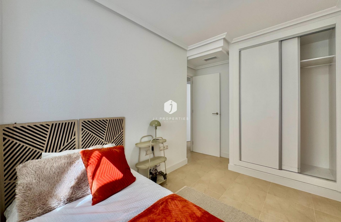 Resale - Apartment / flat -
Torrevieja - PARQUE DE LAS NACIONES