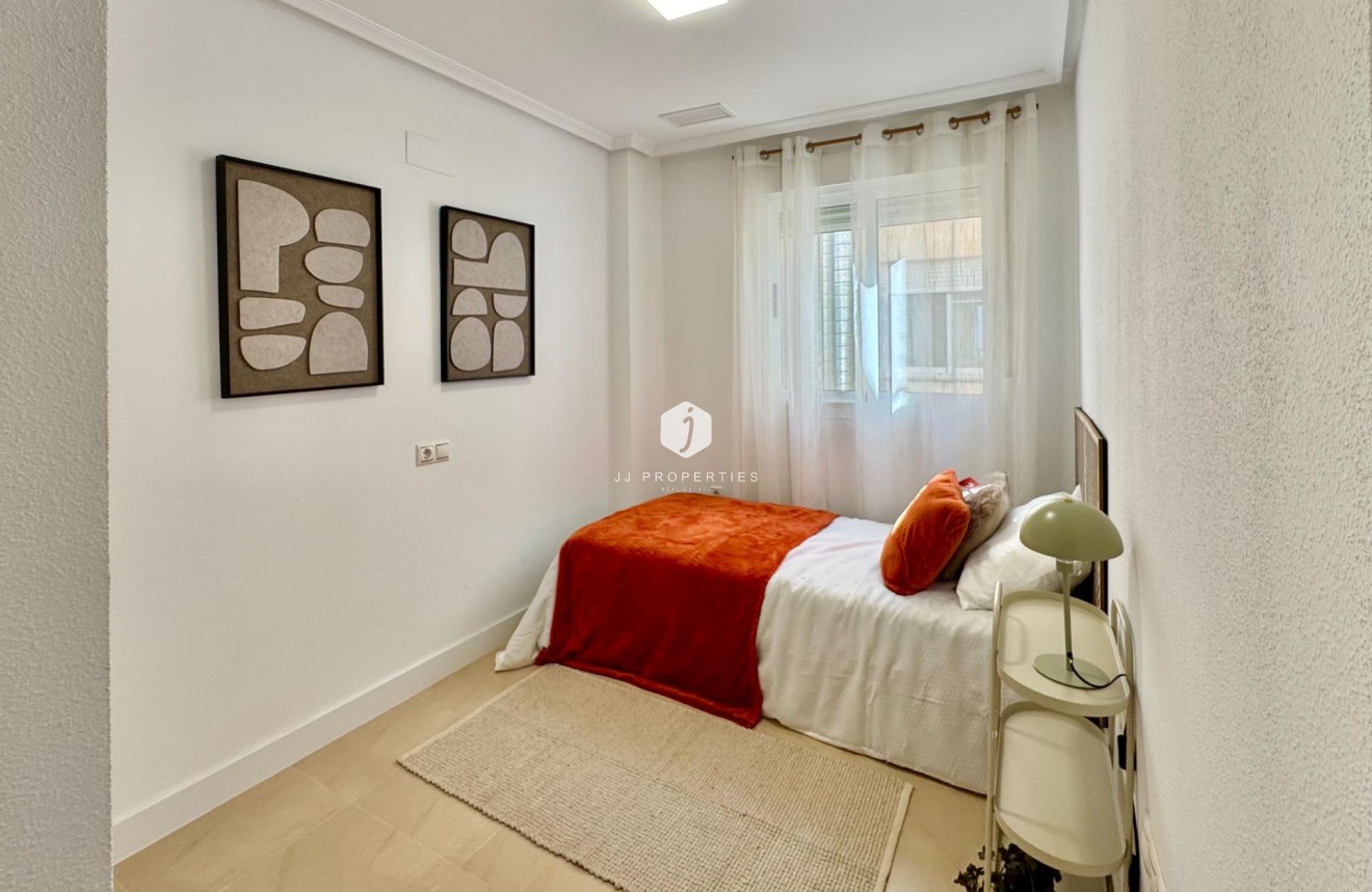Resale - Apartment / flat -
Torrevieja - PARQUE DE LAS NACIONES