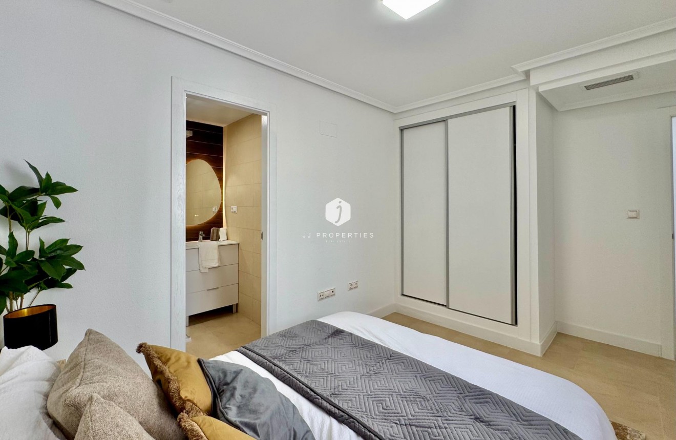 Resale - Apartment / flat -
Torrevieja - PARQUE DE LAS NACIONES