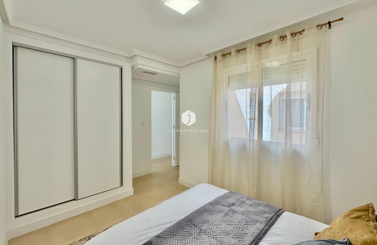 Resale - Apartment / flat -
Torrevieja - PARQUE DE LAS NACIONES