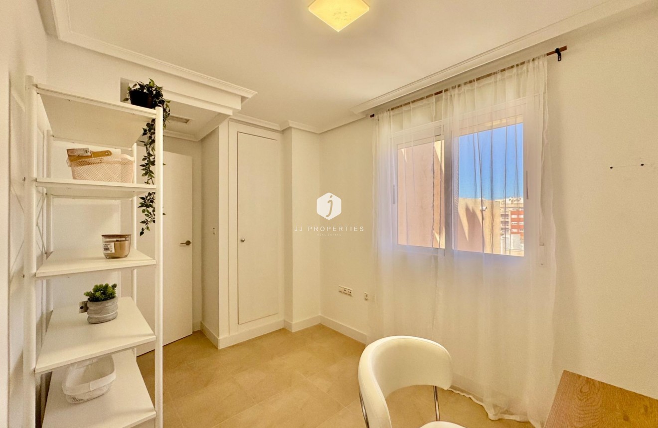 Resale - Apartment / flat -
Torrevieja - PARQUE DE LAS NACIONES
