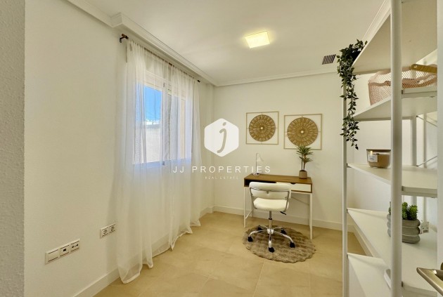 Resale - Apartment / flat -
Torrevieja - PARQUE DE LAS NACIONES