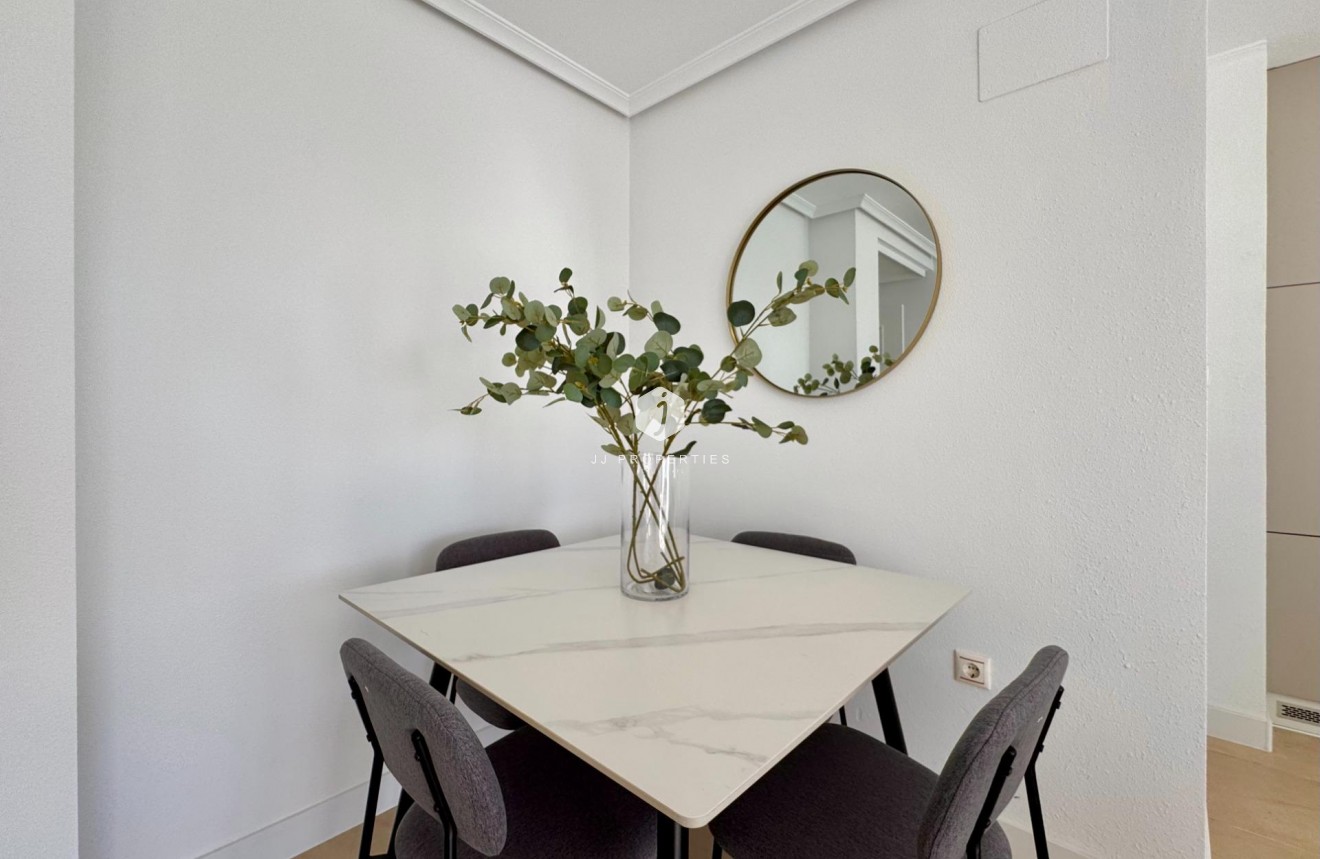 Resale - Apartment / flat -
Torrevieja - PARQUE DE LAS NACIONES