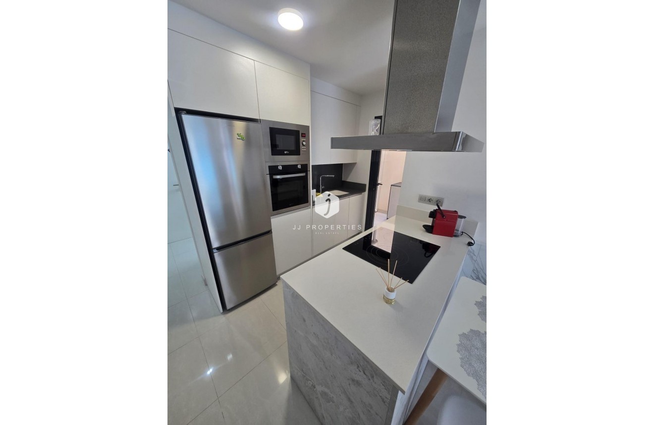 Aus zweiter Hand - Wohnung -
Torrevieja - Estacion de autobuses