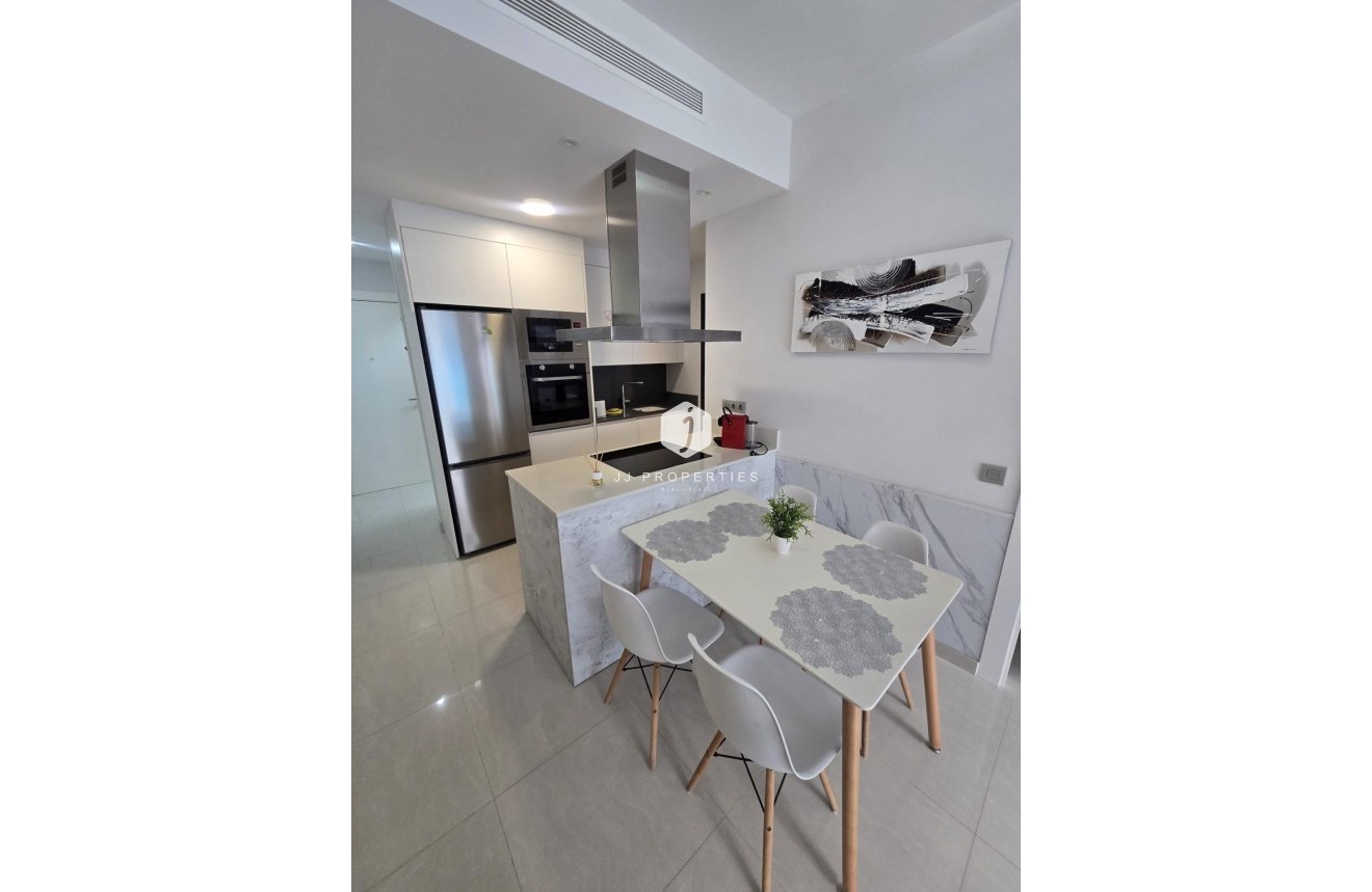 Aus zweiter Hand - Wohnung -
Torrevieja - Estacion de autobuses