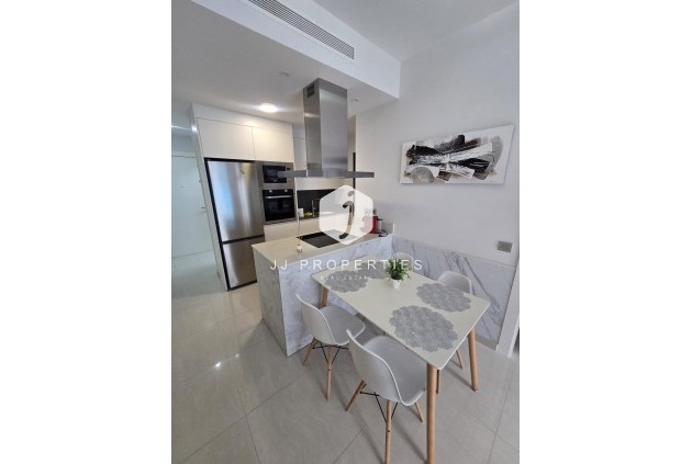 Aus zweiter Hand - Wohnung -
Torrevieja - Estacion de autobuses