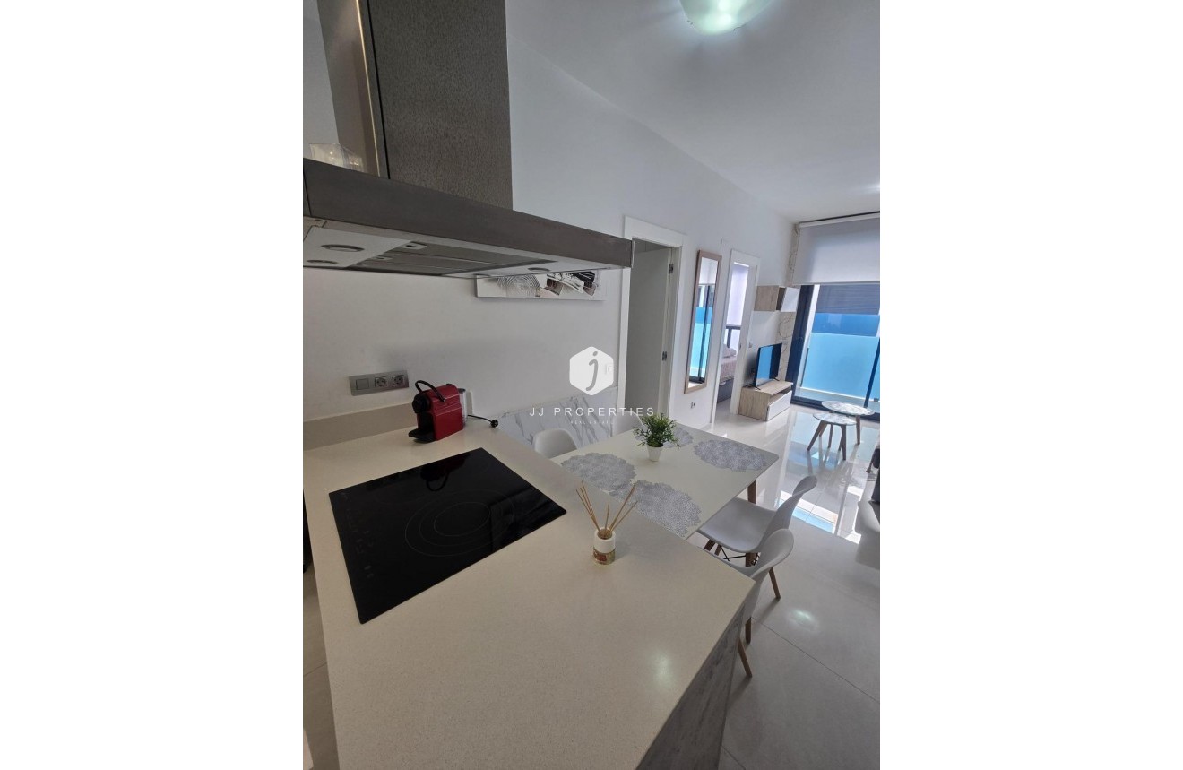 Aus zweiter Hand - Wohnung -
Torrevieja - Estacion de autobuses
