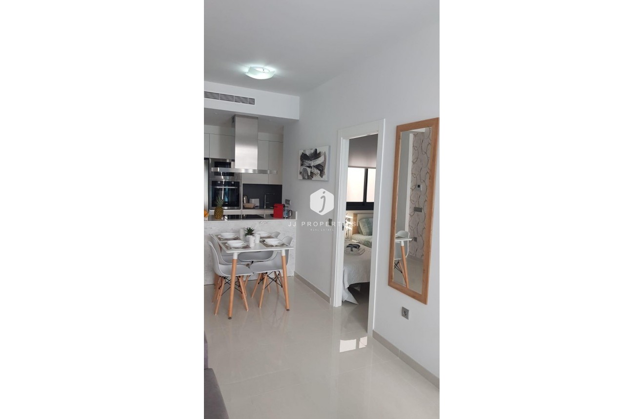 Aus zweiter Hand - Wohnung -
Torrevieja - Estacion de autobuses