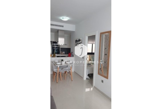 Aus zweiter Hand - Wohnung -
Torrevieja - Estacion de autobuses