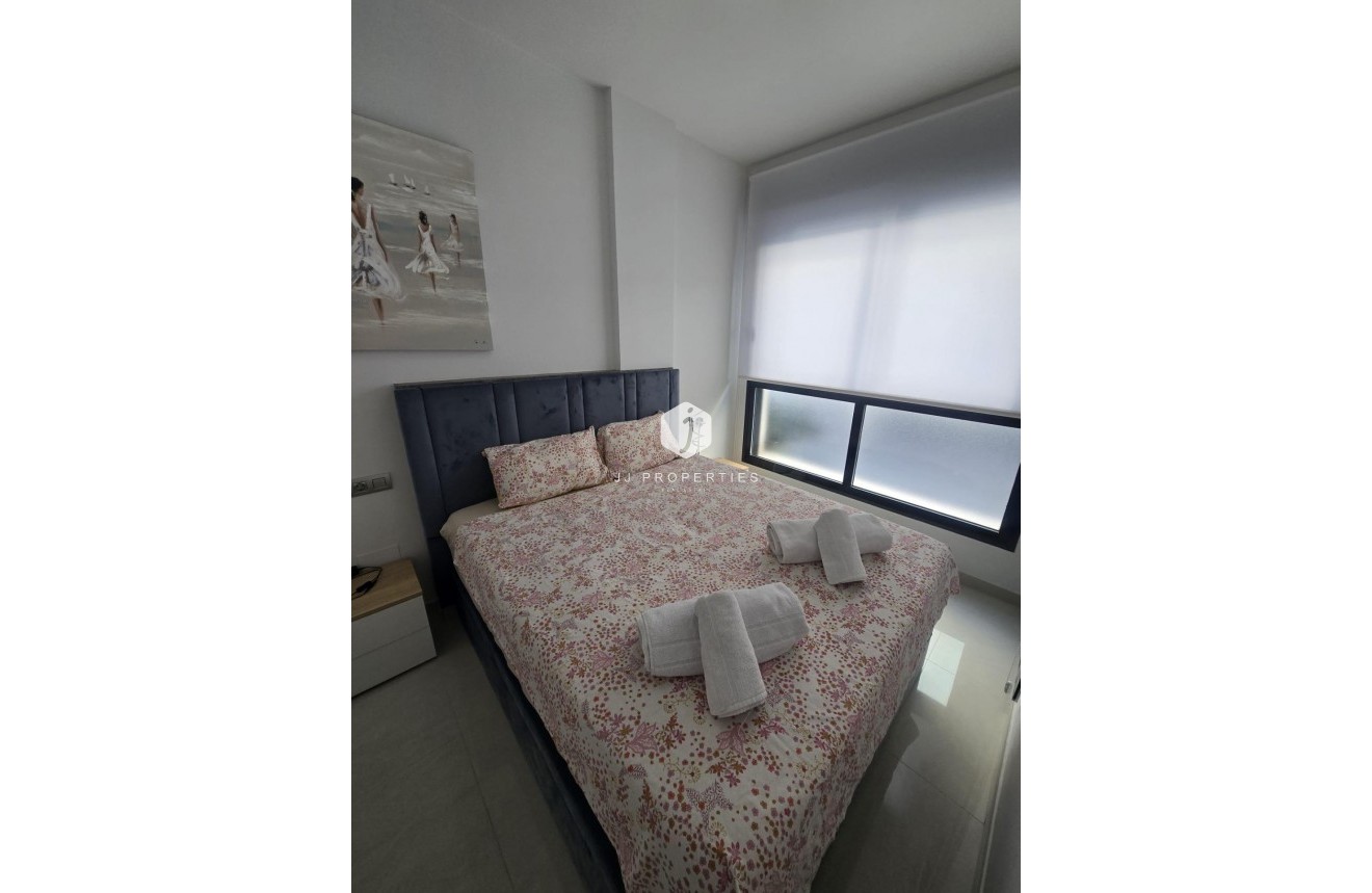 Aus zweiter Hand - Wohnung -
Torrevieja - Estacion de autobuses