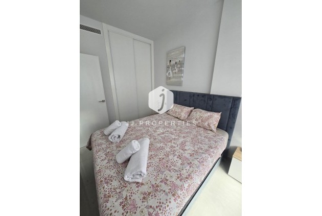 Aus zweiter Hand - Wohnung -
Torrevieja - Estacion de autobuses