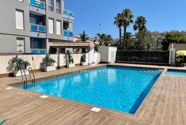 Aus zweiter Hand - Wohnung -
Torrevieja - Estacion de autobuses
