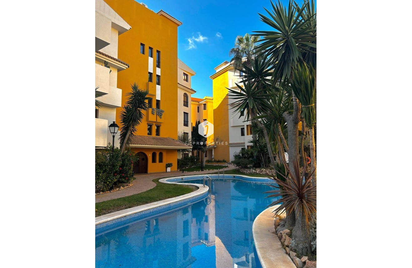 Resale - Apartment / flat -
Torrevieja - Punta prima