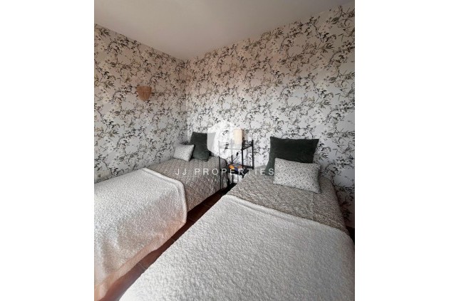 Resale - Apartment / flat -
Torrevieja - Punta prima