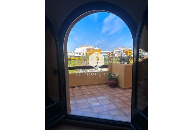 Resale - Apartment / flat -
Torrevieja - Punta prima
