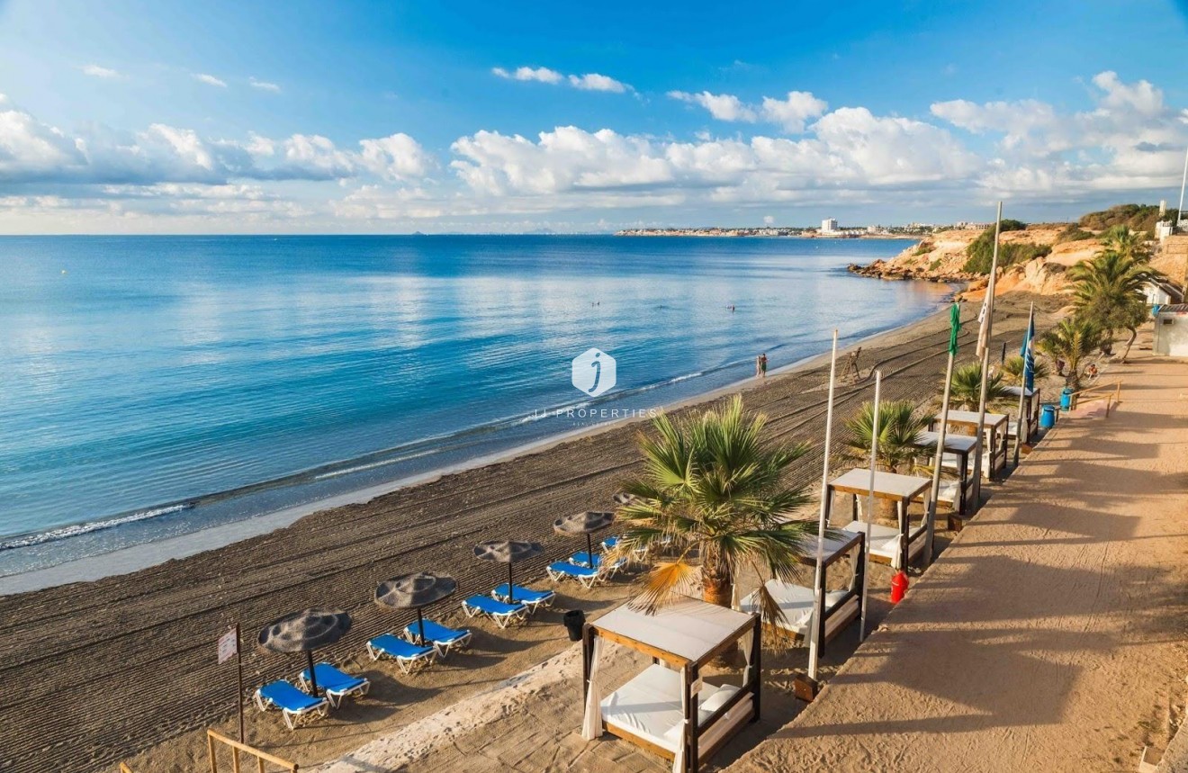 Resale - Apartment / flat -
Torrevieja - Punta prima