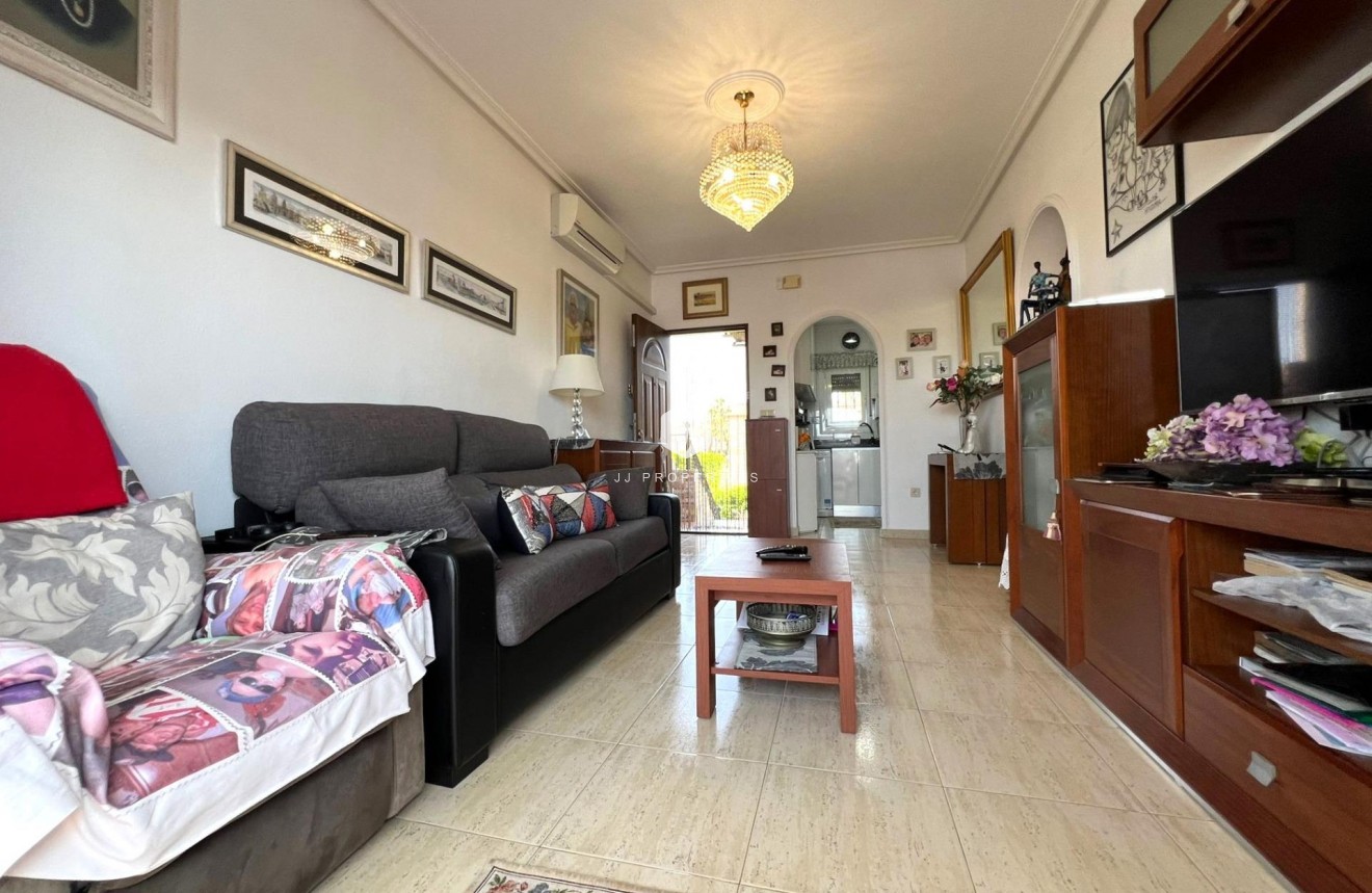 Resale - Bungalow -
Torrevieja - aguas nuevas