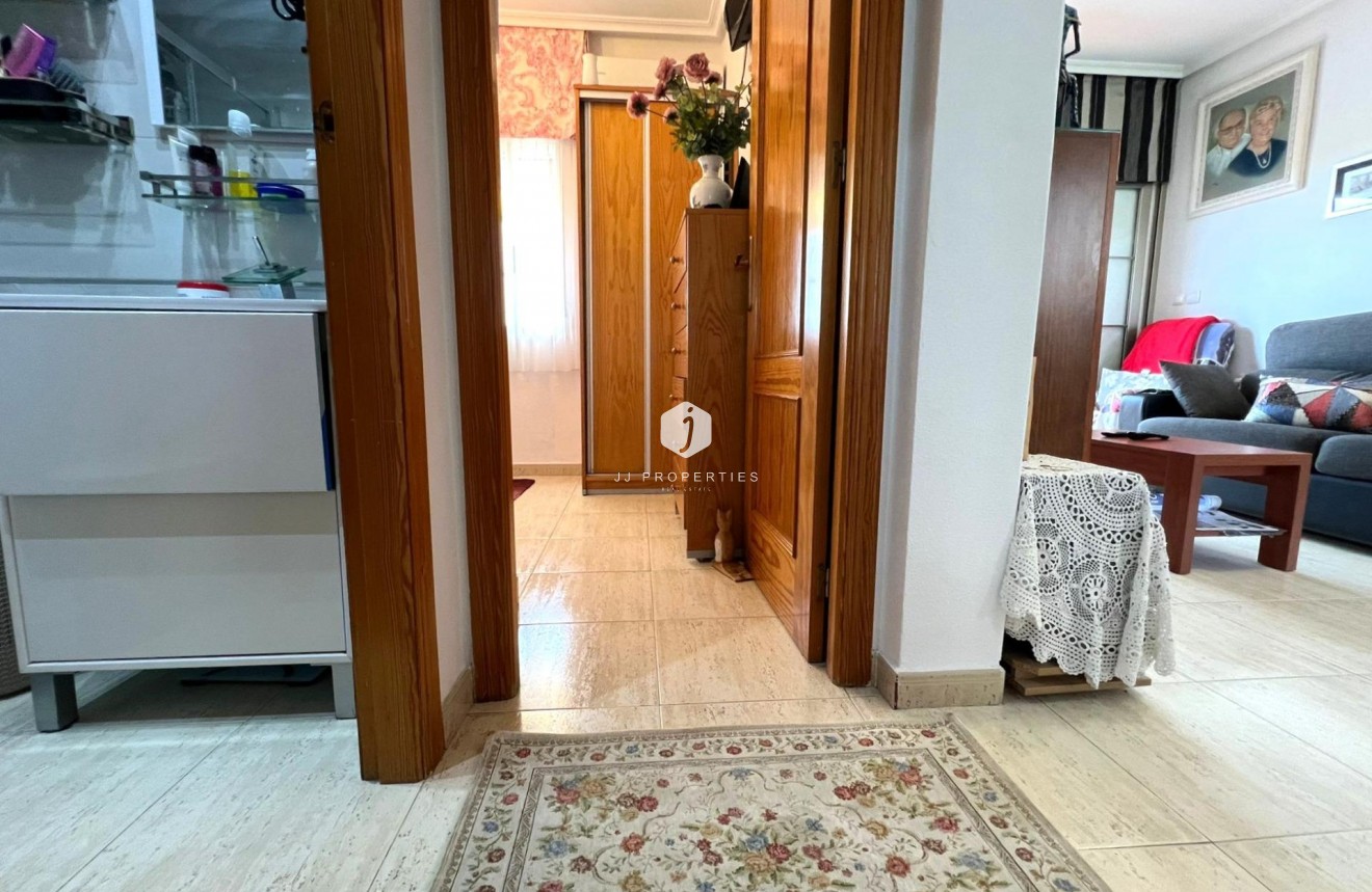 Resale - Bungalow -
Torrevieja - aguas nuevas