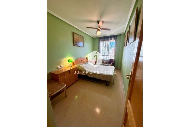 Resale - Villa -
Torrevieja - Centro