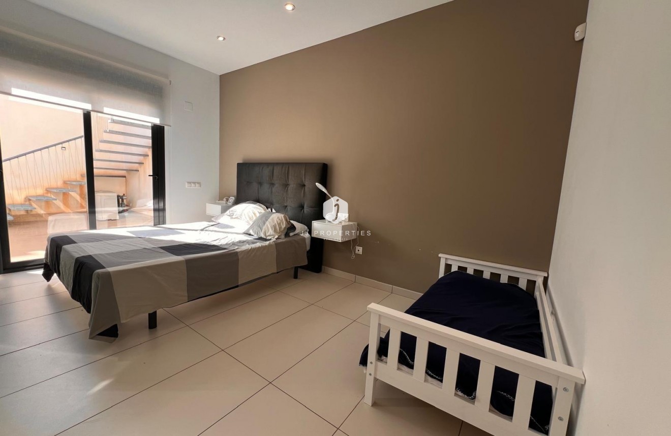 Resale - Villa -
Orihuela Costa - Lomas de Cabo Roig
