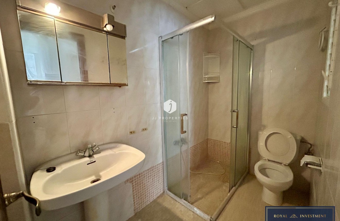 Resale - Apartment / flat -
Torrevieja - Centro