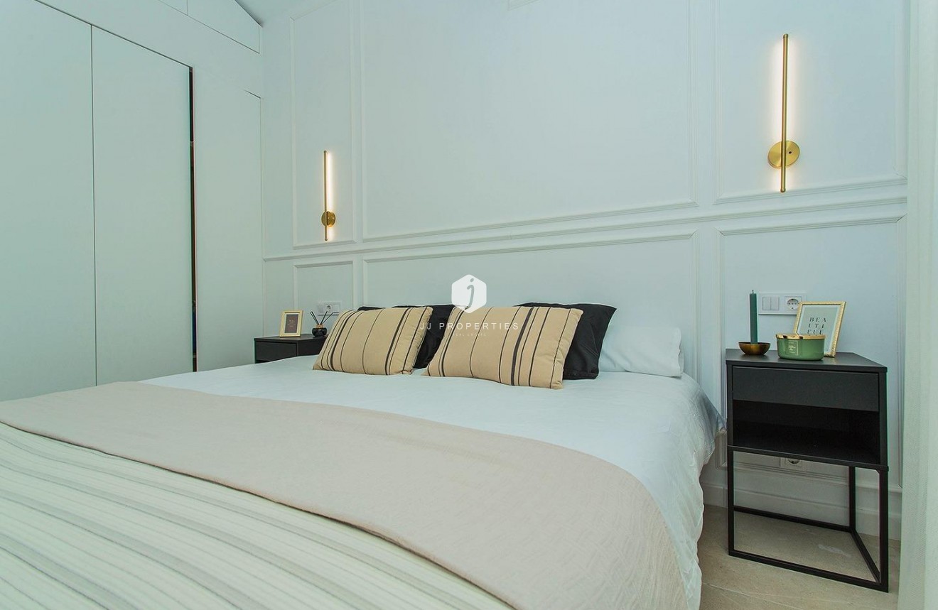Resale - Chalet -
Torrevieja - La siesta