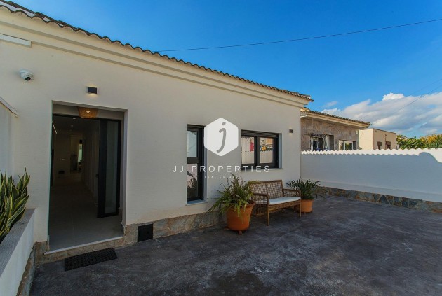 Resale - Chalet -
Torrevieja - La siesta