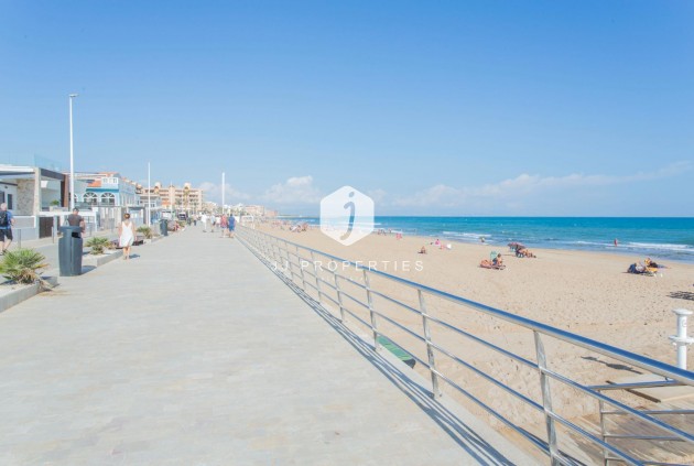 Resale - Chalet -
Torrevieja - La siesta