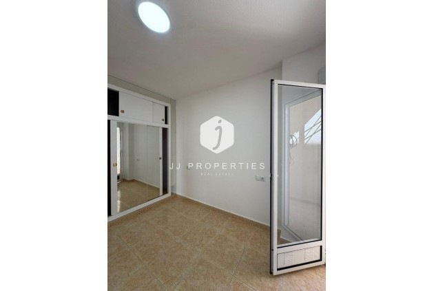 Resale - Apartment / flat -
Torrevieja - Centro