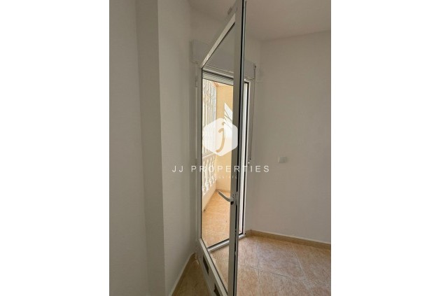 Resale - Apartment / flat -
Torrevieja - Centro
