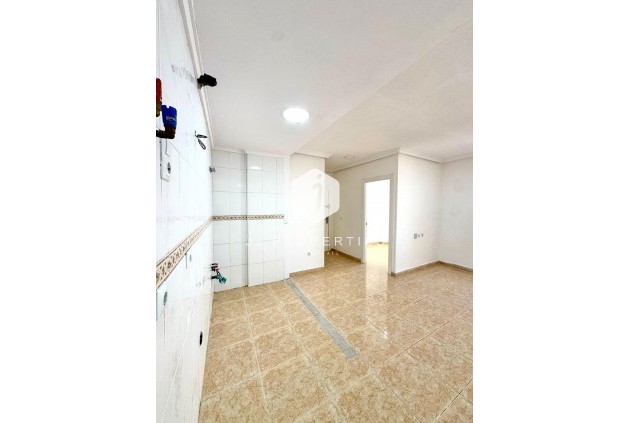 Resale - Apartment / flat -
Torrevieja - Centro
