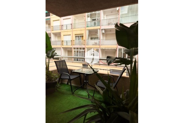 Resale - Apartment / flat -
Torrevieja - Centro