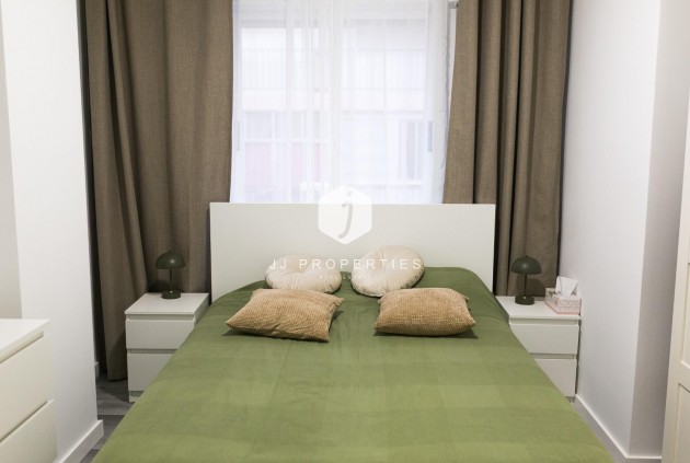 Resale - Apartment / flat -
Torrevieja - Centro
