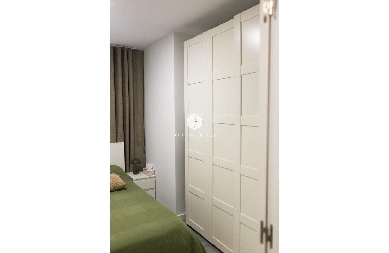 Resale - Apartment / flat -
Torrevieja - Centro