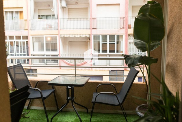 Resale - Apartment / flat -
Torrevieja - Centro