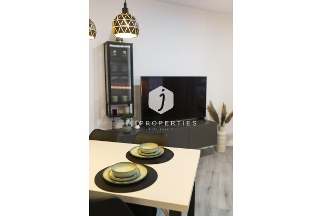 Resale - Apartment / flat -
Torrevieja - Centro