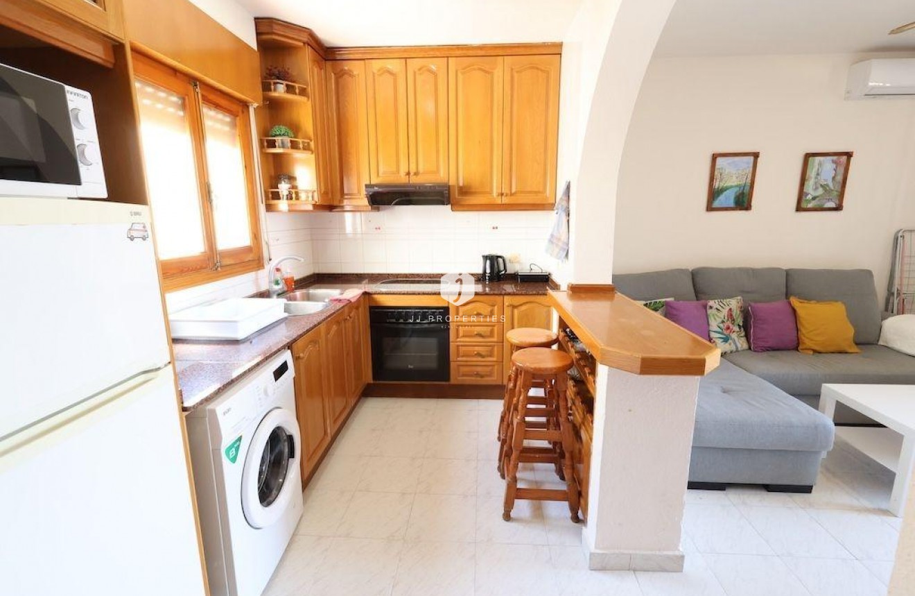 Resale - Bungalow -
Torrevieja - Costa Blanca