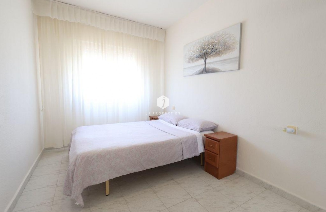 Resale - Bungalow -
Torrevieja - Costa Blanca