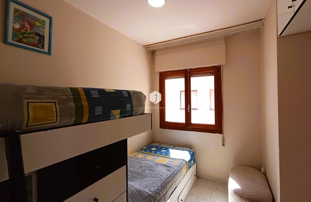 Resale - Bungalow -
Torrevieja - Costa Blanca