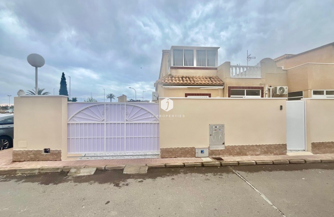 Resale - Bungalow -
Torrevieja - Paraje Natural