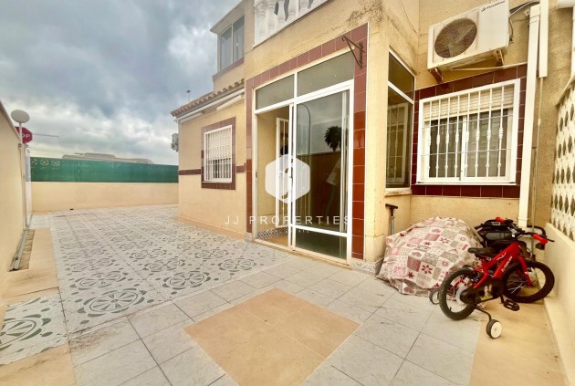 Resale - Bungalow -
Torrevieja - Paraje Natural