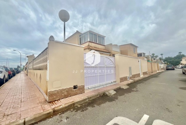 Resale - Bungalow -
Torrevieja - Paraje Natural