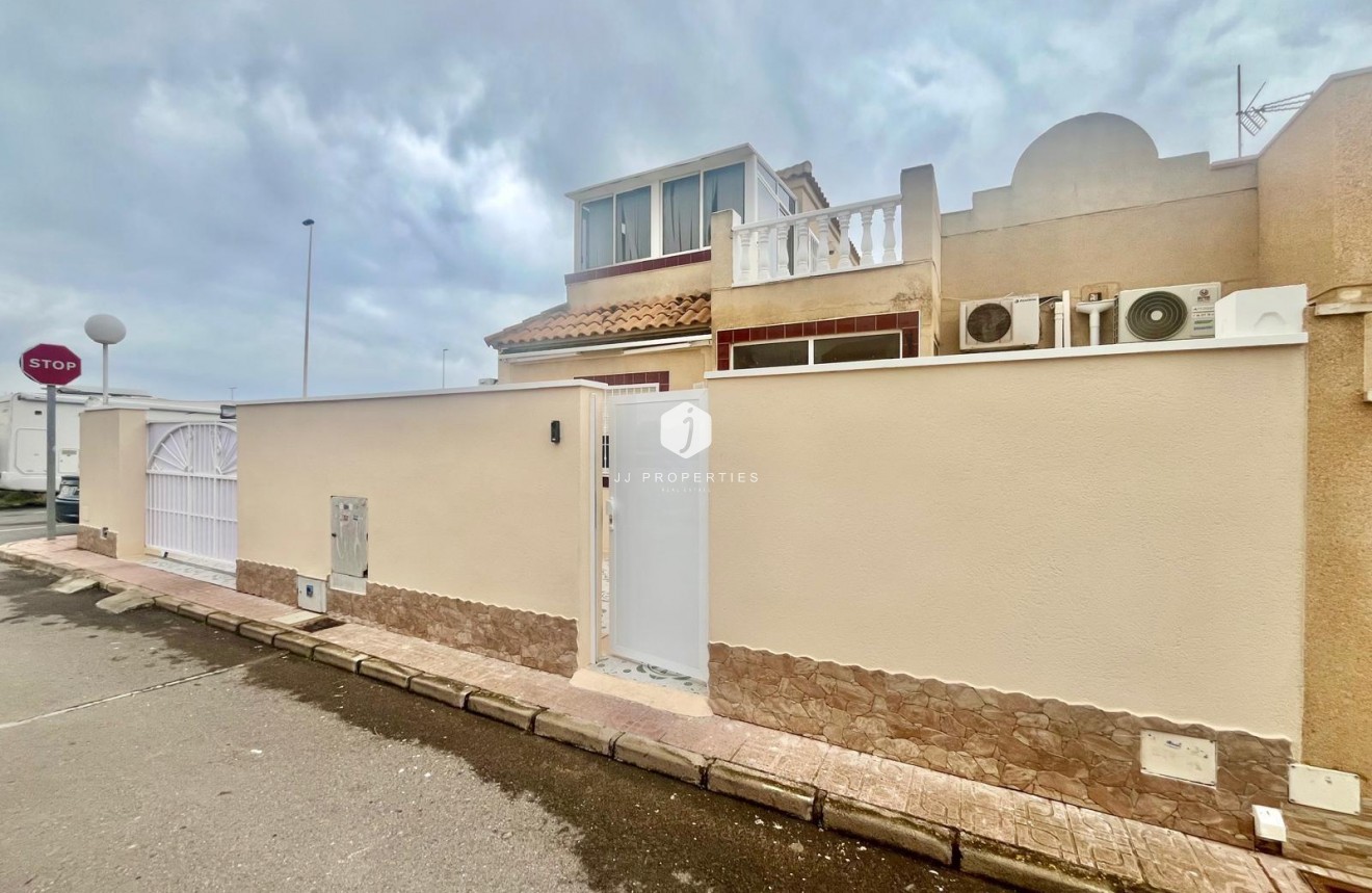 Resale - Bungalow -
Torrevieja - Paraje Natural