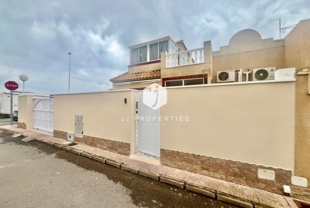 Resale - Bungalow -
Torrevieja - Paraje Natural