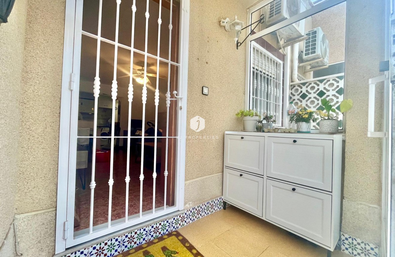 Resale - Bungalow -
Torrevieja - Paraje Natural