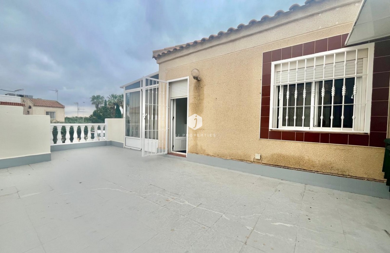 Resale - Bungalow -
Torrevieja - Paraje Natural