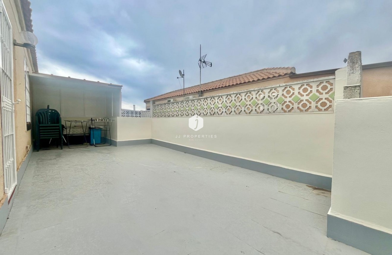 Resale - Bungalow -
Torrevieja - Paraje Natural