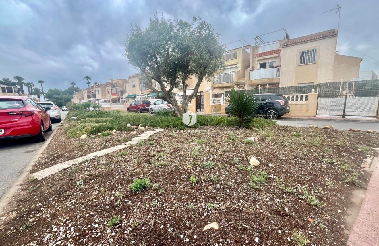 Resale - Bungalow -
Torrevieja - Paraje Natural