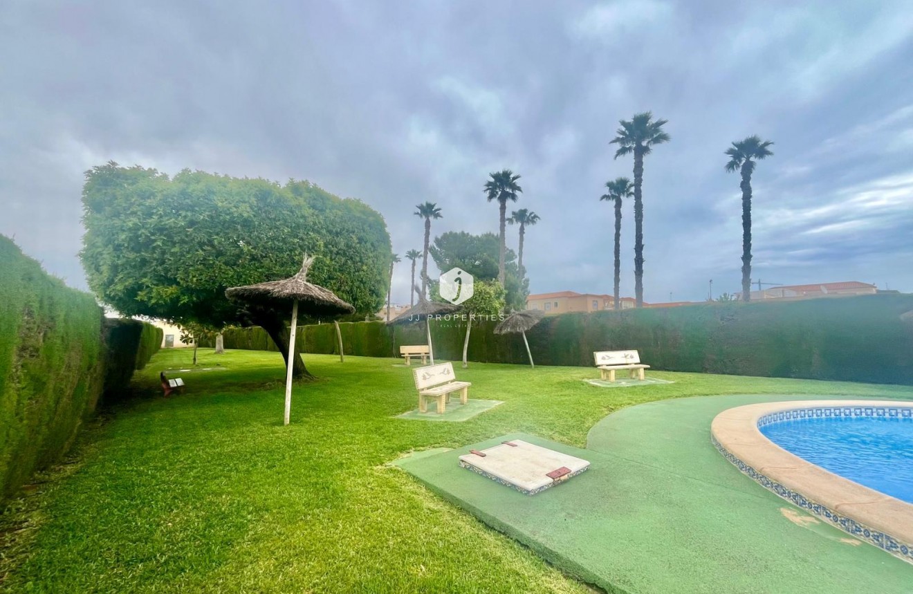 Resale - Bungalow -
Torrevieja - Paraje Natural